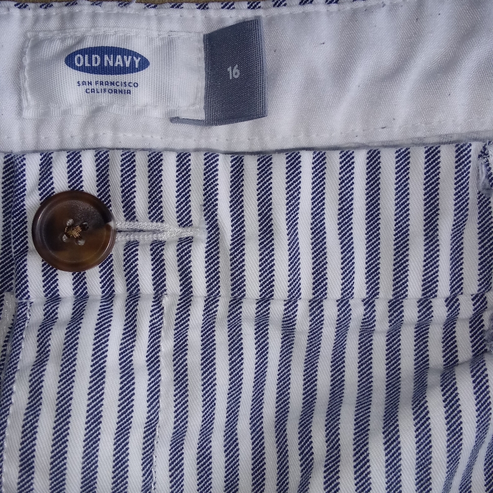 Old navy shorts size 16